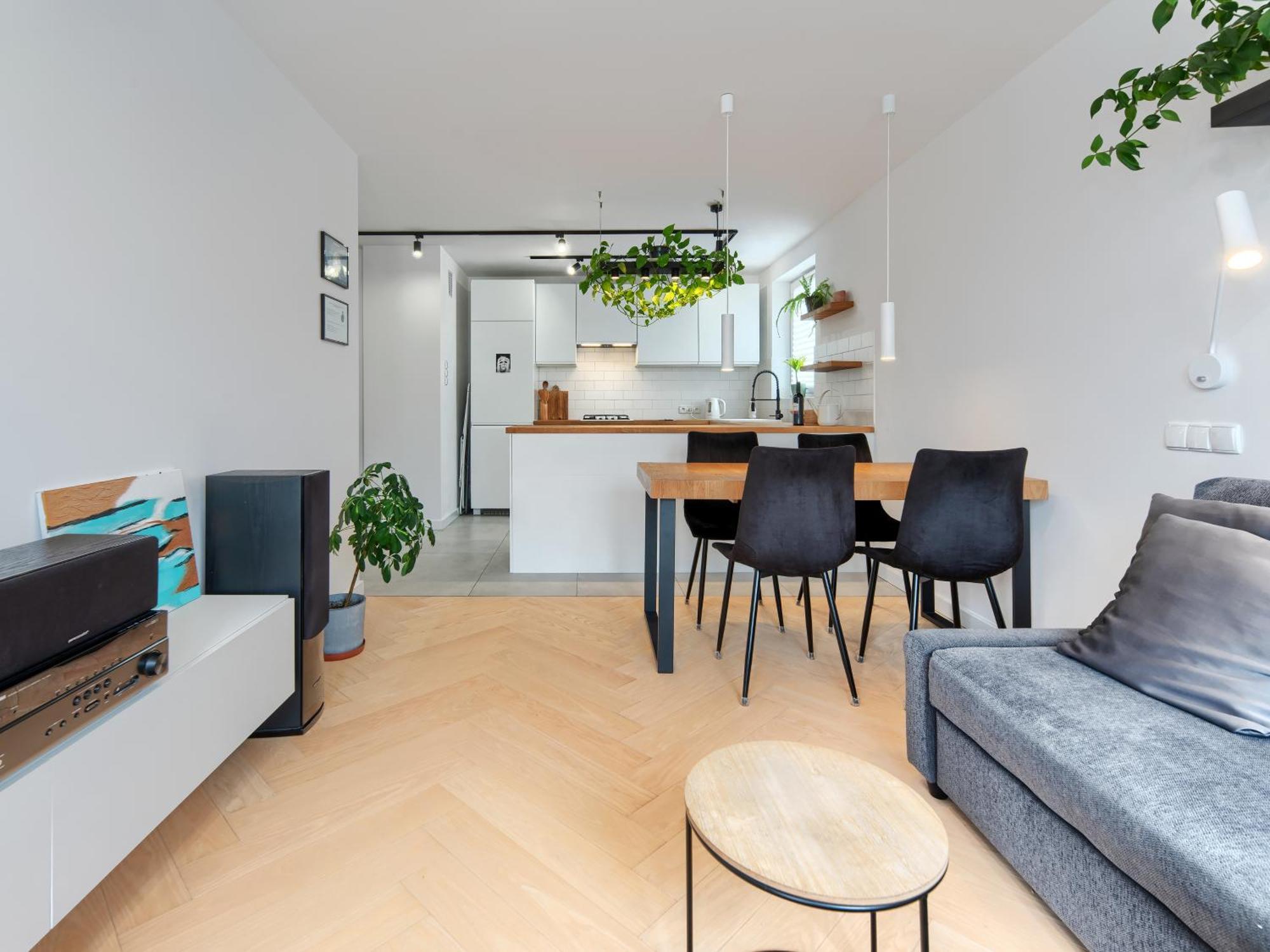 Seaside Retreat - 64m2, Parking, Workspace- By Rentujemy Apartment *